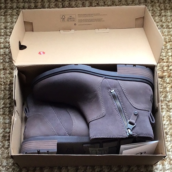 Like NEW UGG Harrison Waterproof Leather Booties 7,5 - Picture 13 of 13